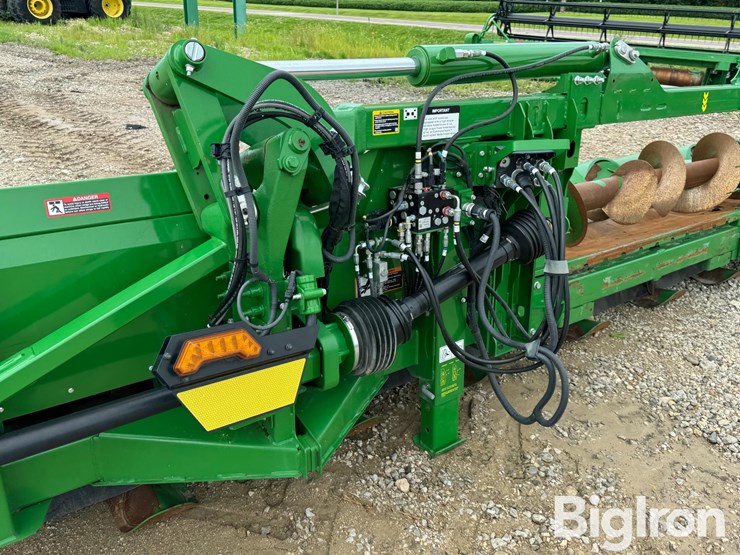 2022-john-deere-c12f-image-18