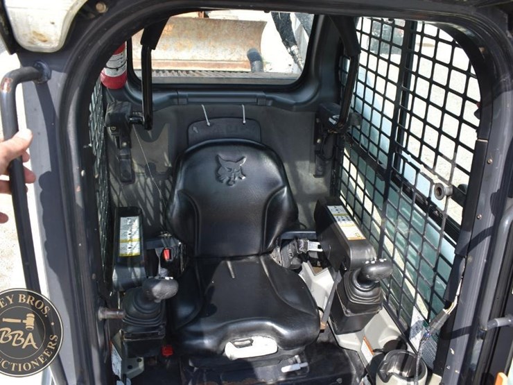 2017-bobcat-s570-image-37