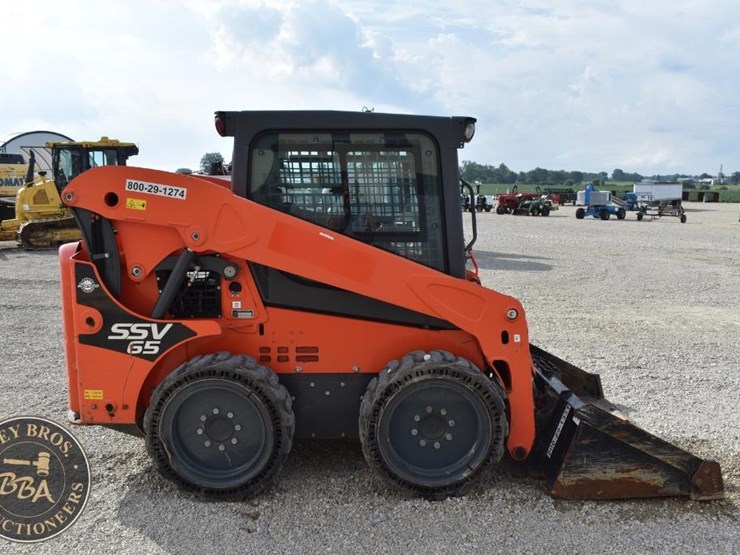 2020-kubota-ssv65-image-17