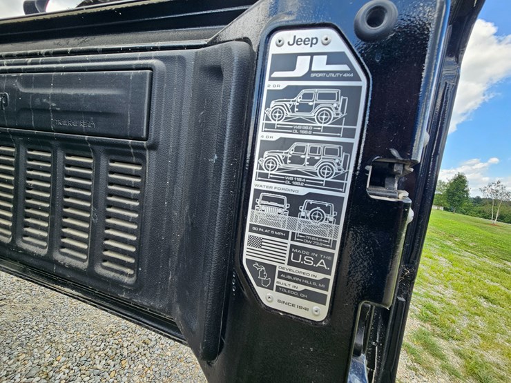 2021-jeep-wrangler-image-76