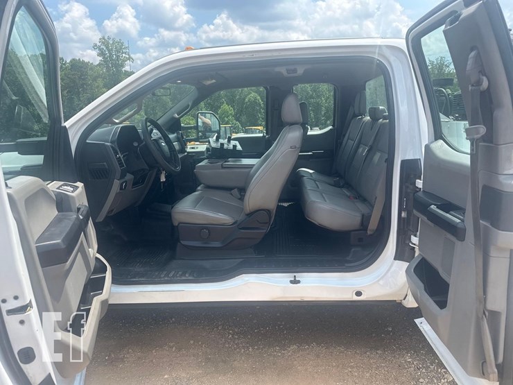 2017-ford-f350-xl-image-17
