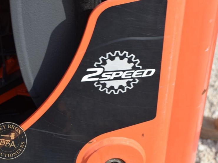 2020-kubota-ssv65-image-34