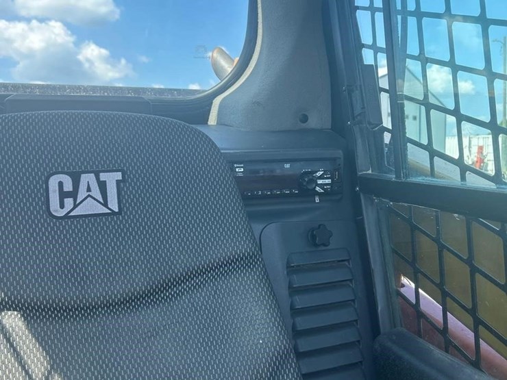 2021-caterpillar-236d3-image-17