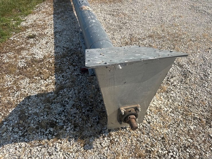 17’x10”-hutchinson-auger-image-9