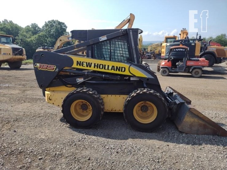 new-holland-l185-image-3
