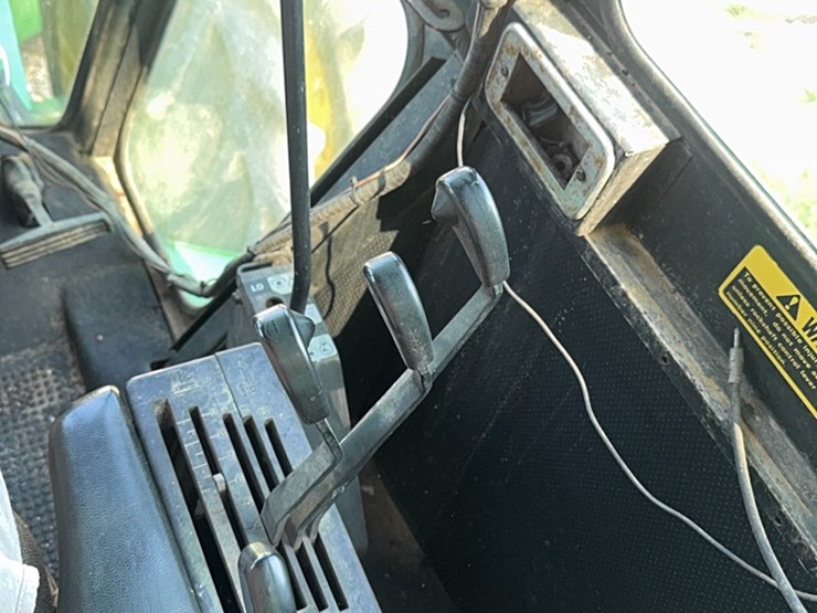 john-deere-7520-image-16