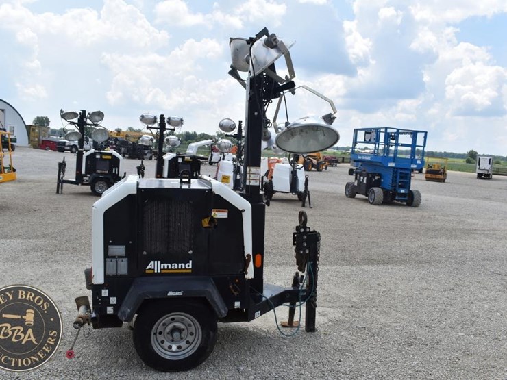 2019-allmand-bros-night-lite-v-series-image-6