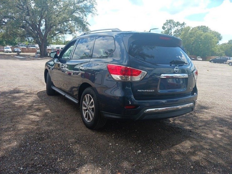 2015-nissan-pathfinder-image-7
