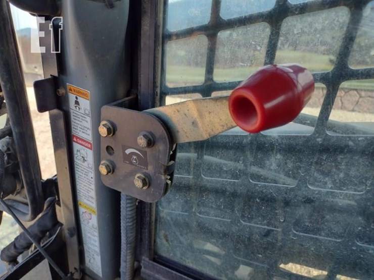 new-holland-l185-image-8