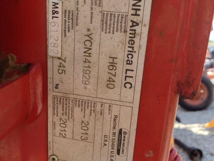 2013-new-holland-h6740-image-7