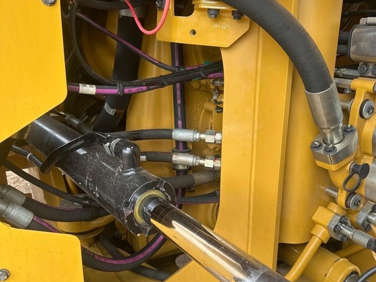 2021-caterpillar-980m-image-19