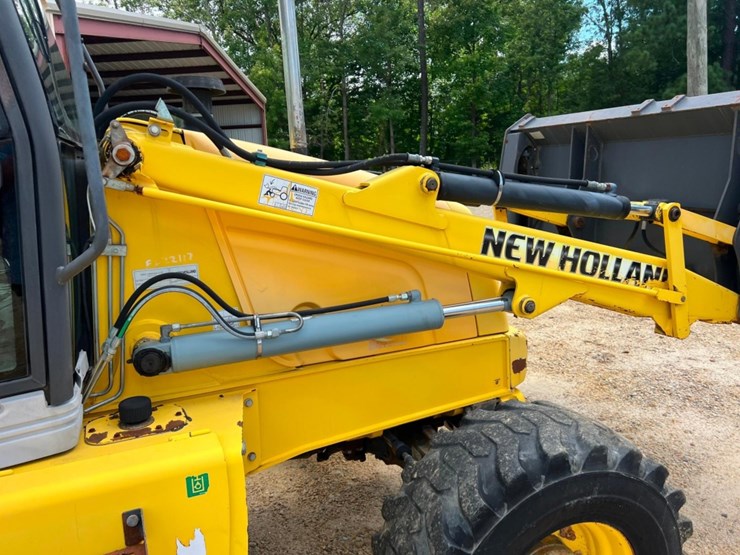 2008-new-holland-b110-image-22