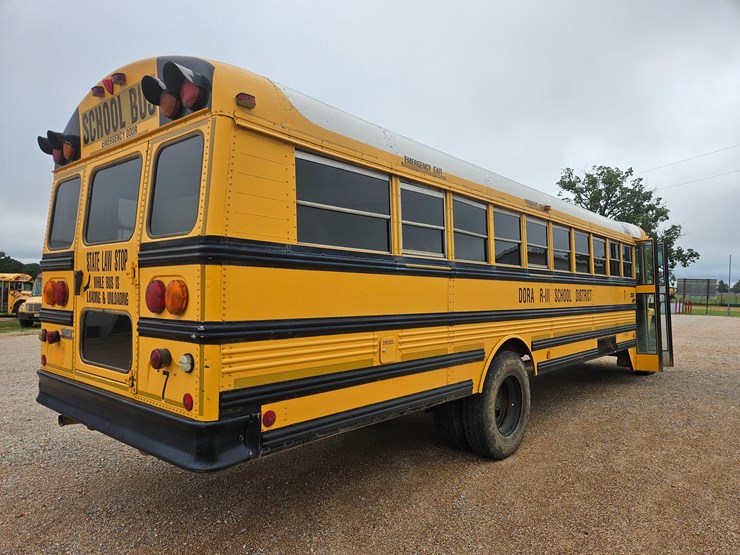 2005-freightliner-fs65-image-26