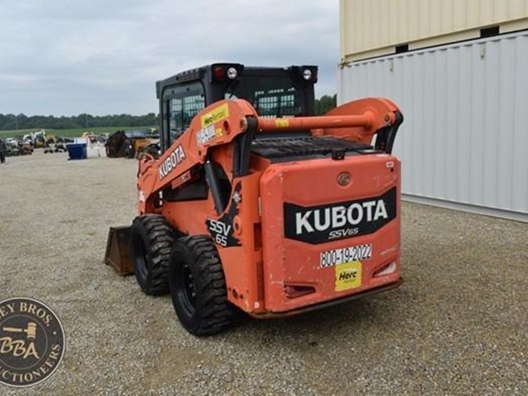 2017-kubota-ssv65-image-15