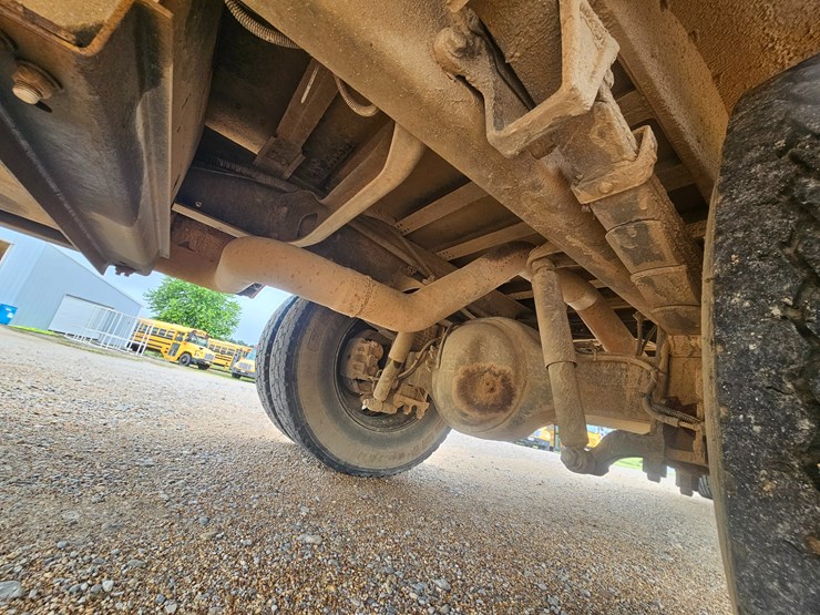 2005-freightliner-fs65-image-117