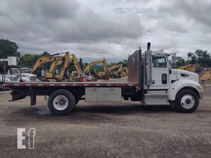 2013-peterbilt-337-image-3