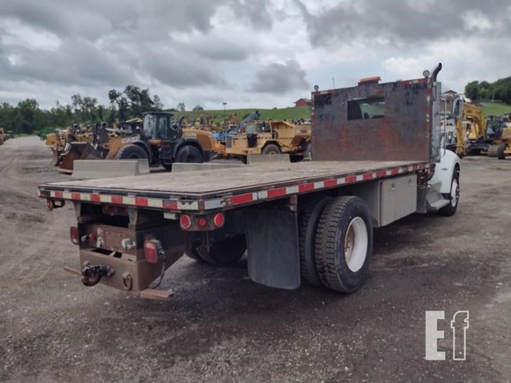 2013-peterbilt-337-image-38