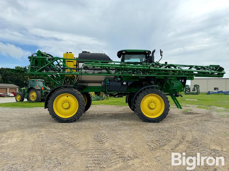2021-john-deere-r4044-image-4