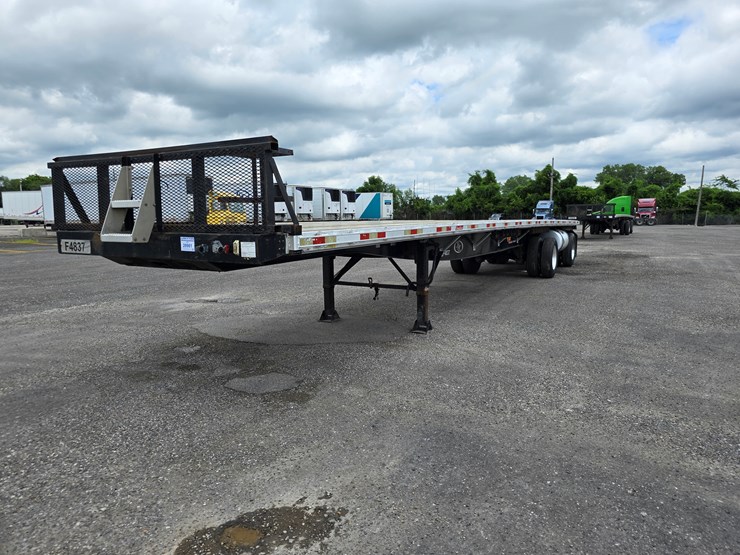2015-great-dane-48'-x-102"-image-2