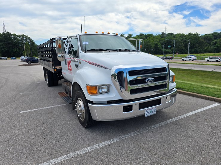 2004-ford-f650-image-46