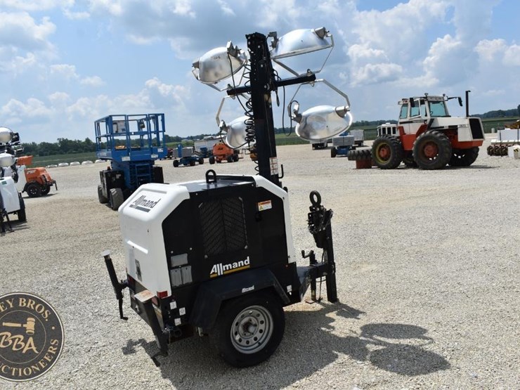 2019-allmand-bros-night-lite-v-series-image-7