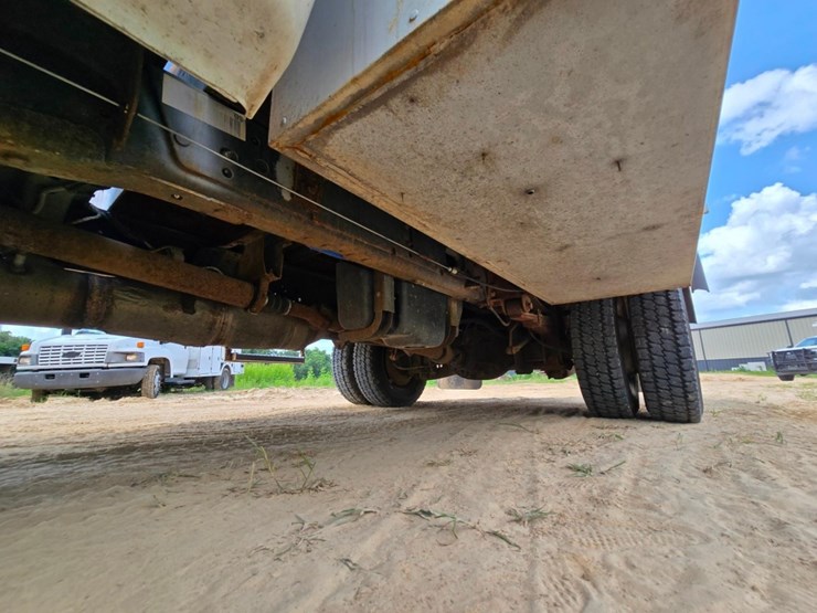 2014-ford-f550-image-26