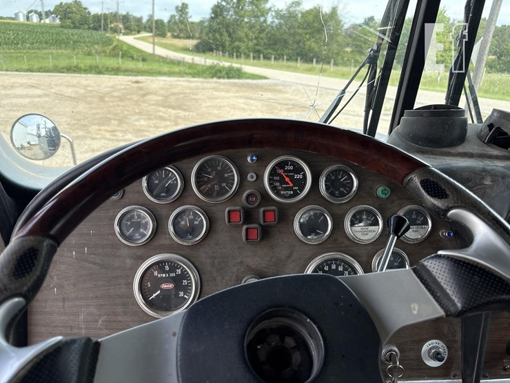 1986-peterbilt-349-image-18