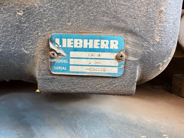 2011-liebherr-l586-image-33