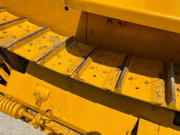 caterpillar-22-ag-crawler-image-6