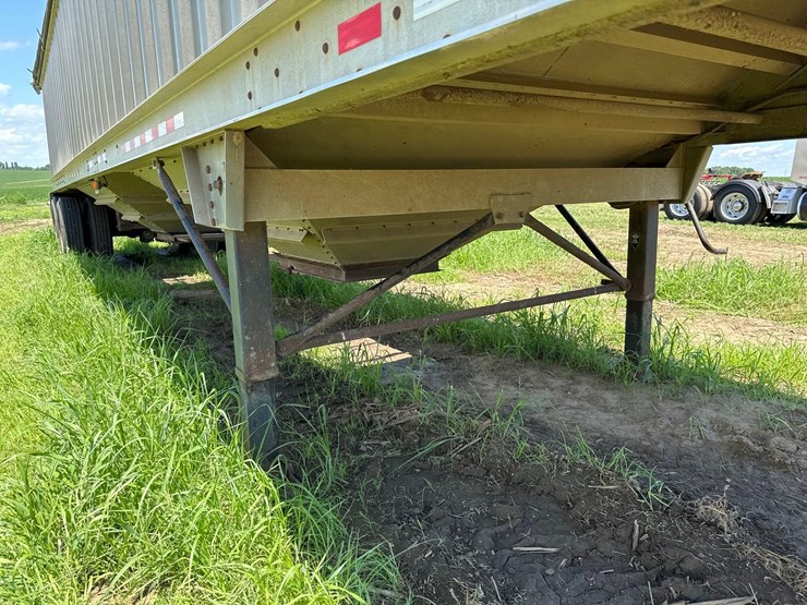 2009-dakota-aluminum-40ft-grain-trailer-image-24