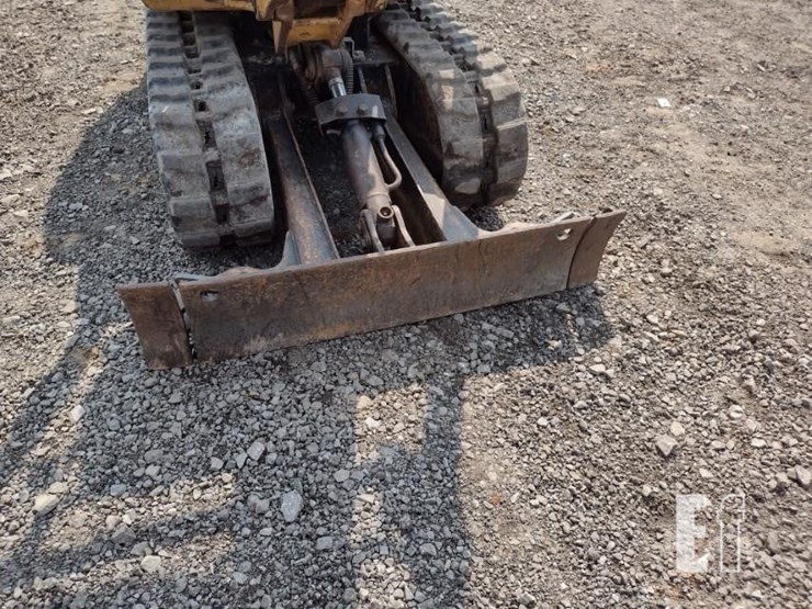2012-caterpillar-300.9d-image-17