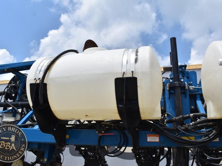 2005-kinze-3600-image-26
