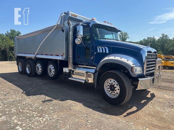 2021-mack-granite-64fr-image-3