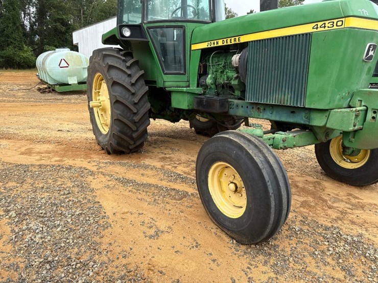 john-deere-4430-image-11