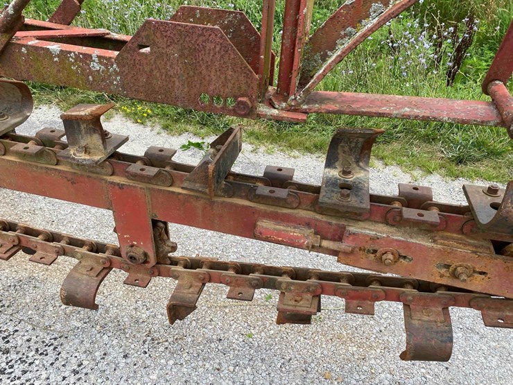 vermeer-model-12-pto-field-tiling-machine-image-21
