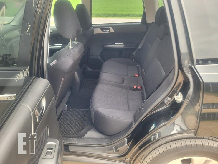 2013-subaru-forester-image-15