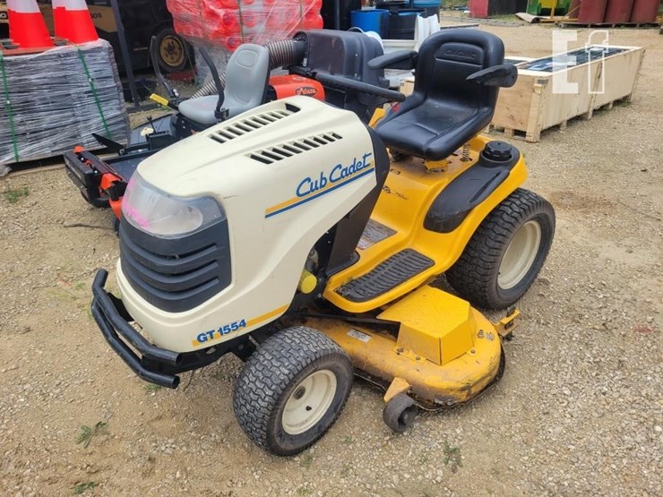 cub-cadet-gt1554-image-1