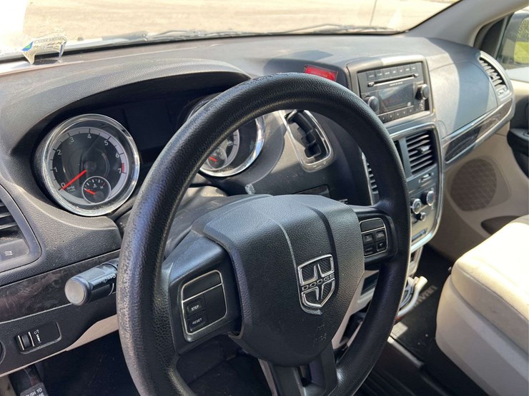 2012-dodge-grand-caravan-image-14