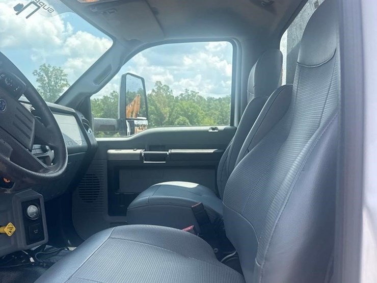 2018-ford-f650-image-18