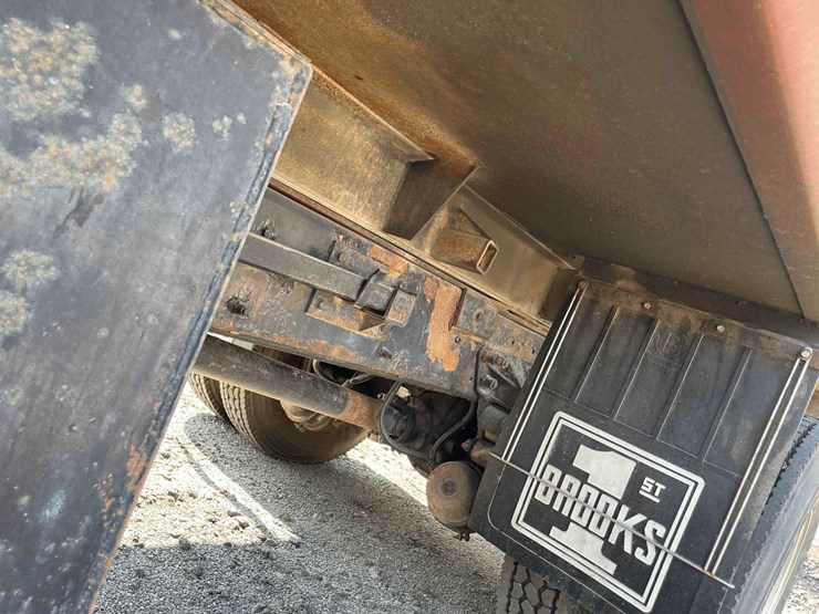 2004-kenworth-t300-single-axle-dump-truck-image-13