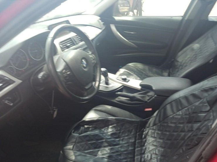 2014-bmw-3-series-runs/moves-320i-image-5