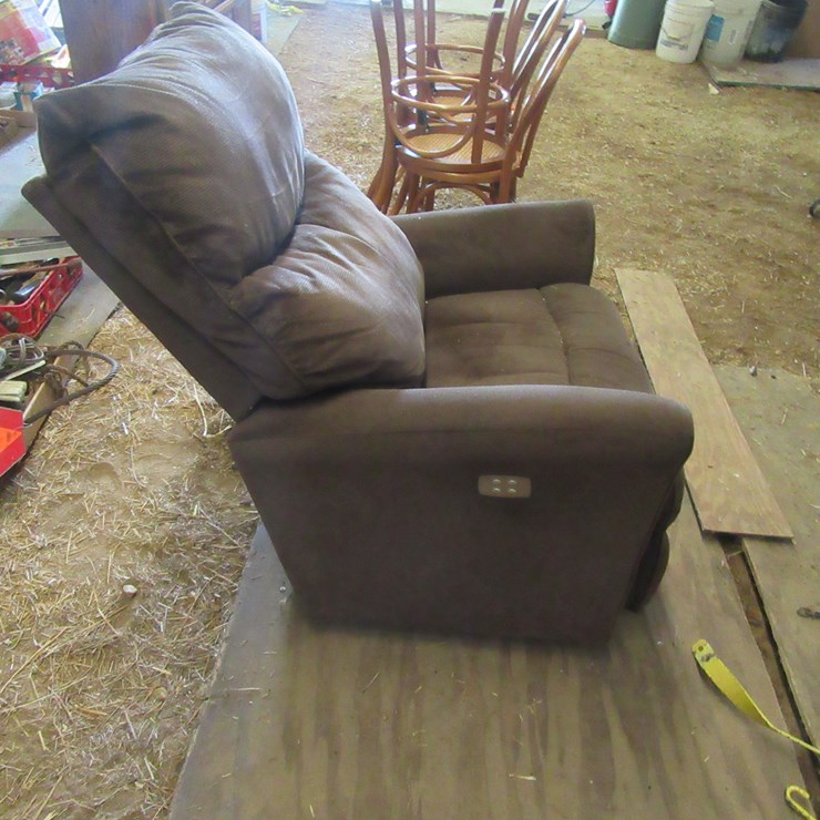 #8884 • Power Recliner