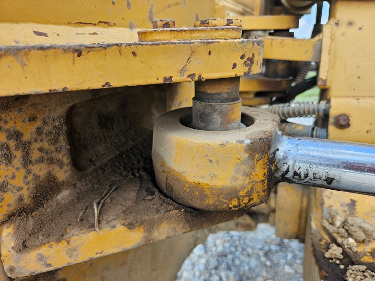 caterpillar-d4c-image-79