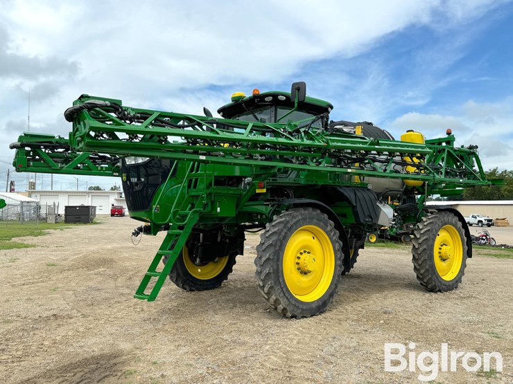 2021-john-deere-r4044-image-1