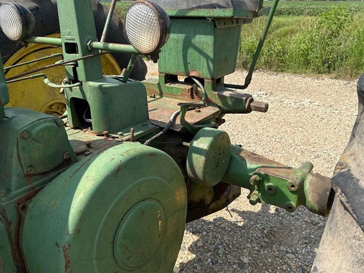 john-deere-b-image-5