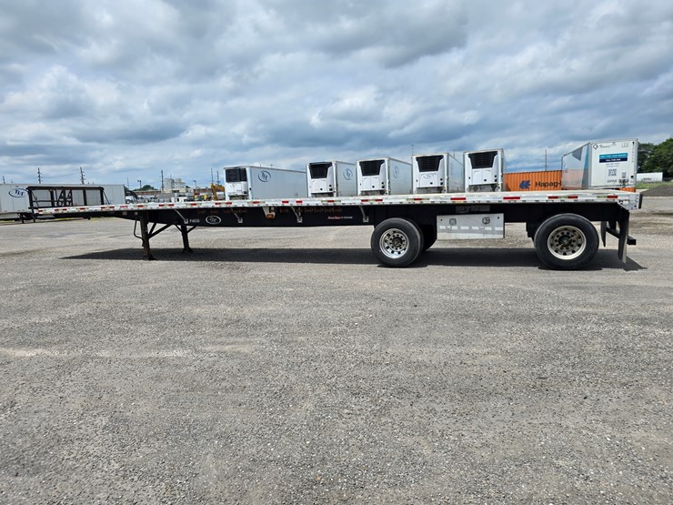 2015-great-dane-48'-x-102"-image-19