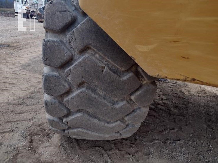 deere-300d-image-17