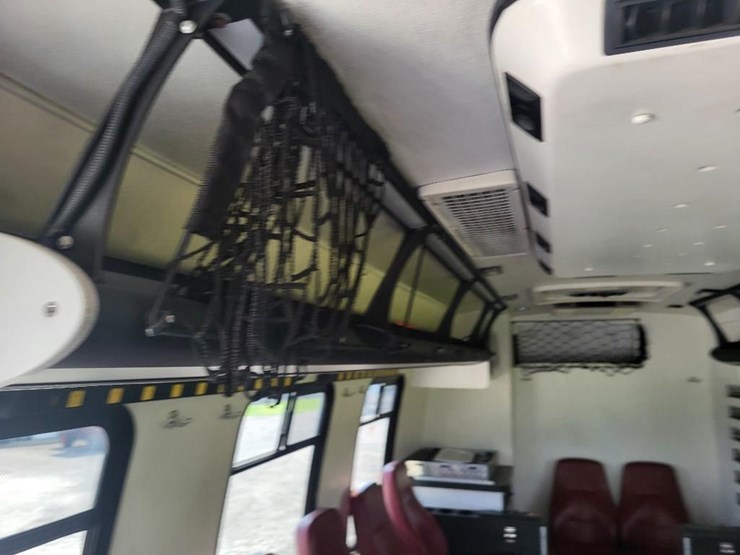 2012-ford-f550-xl-image-78