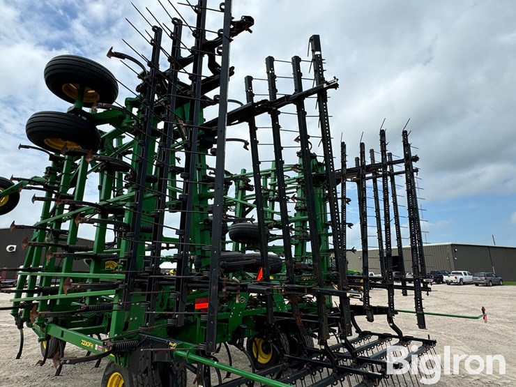2020-john-deere-2020-image-19