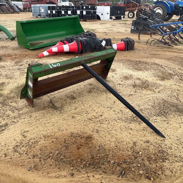 160 - JD QUICK ATTACH HAY SPEAR